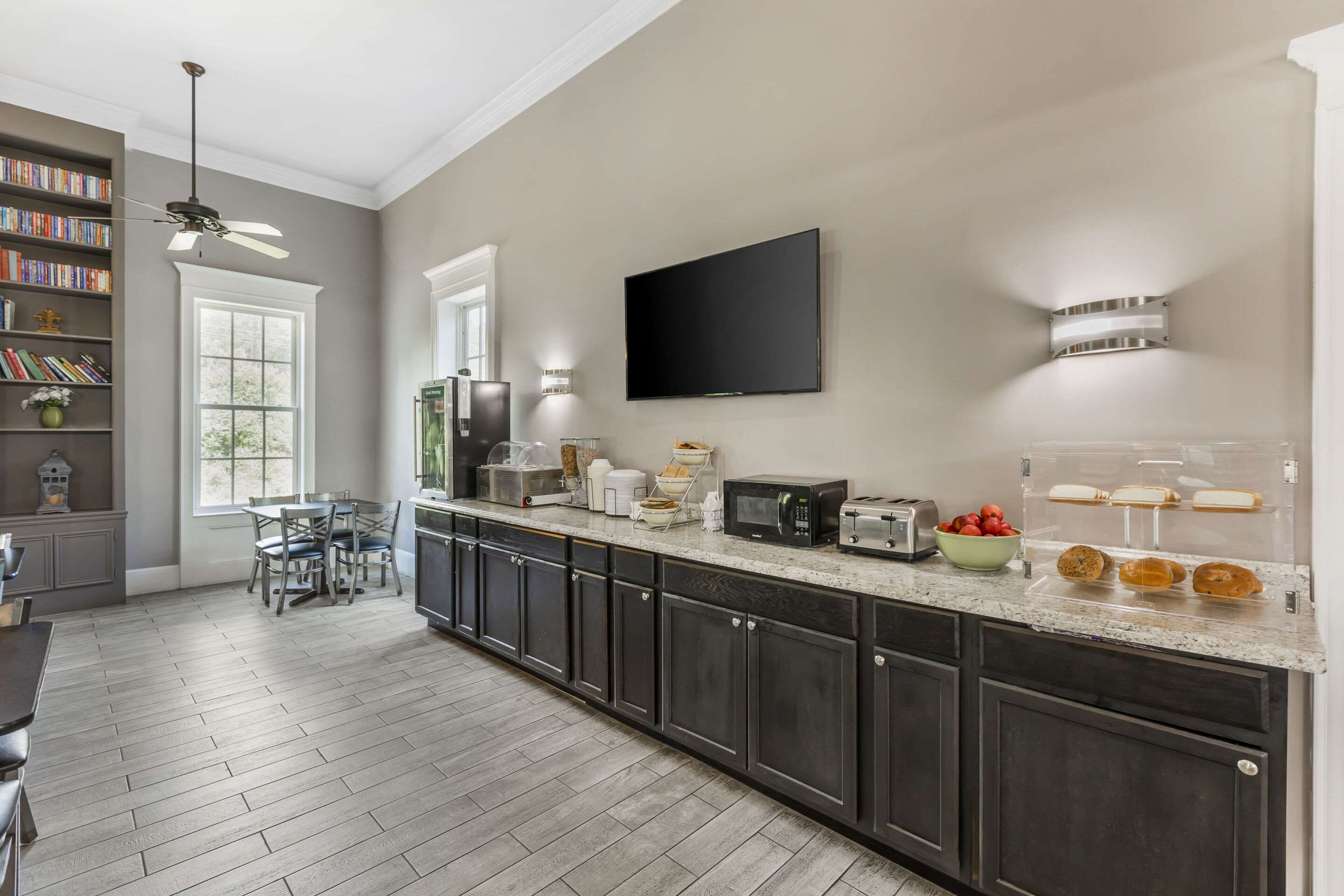 Breakfast area | Quality Inn & Suites