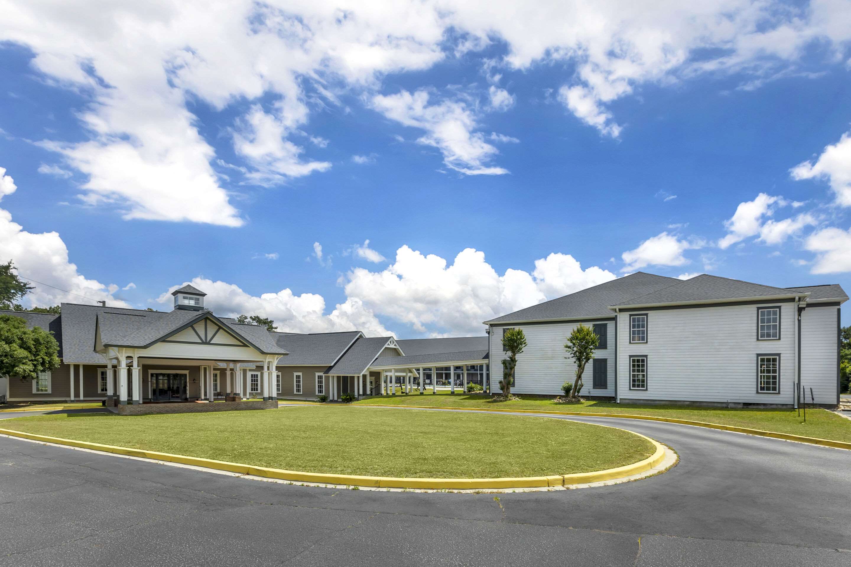 Hotel exterior | Quality Inn & Suites