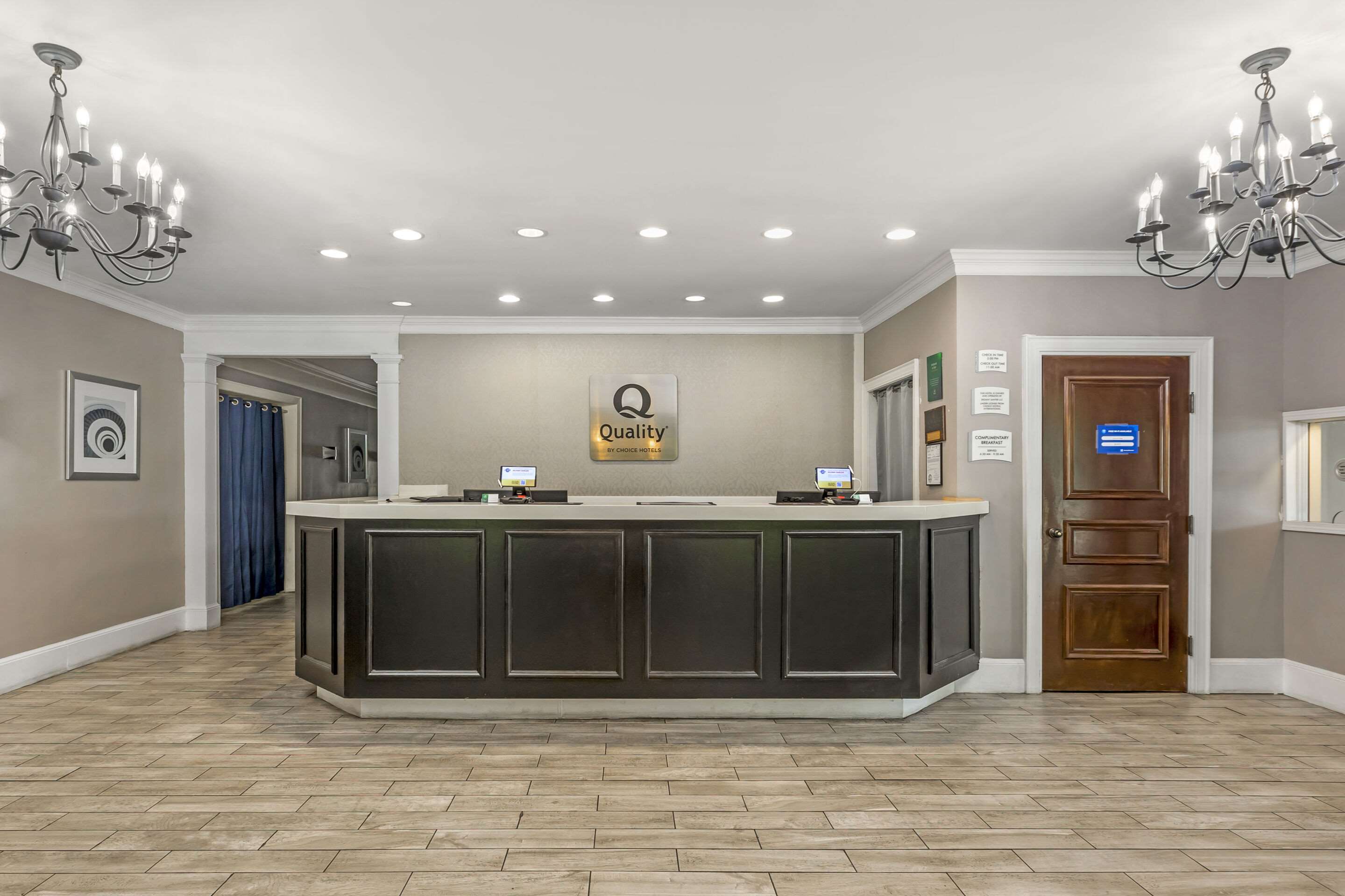 Hotel lobby | Quality Inn & Suites