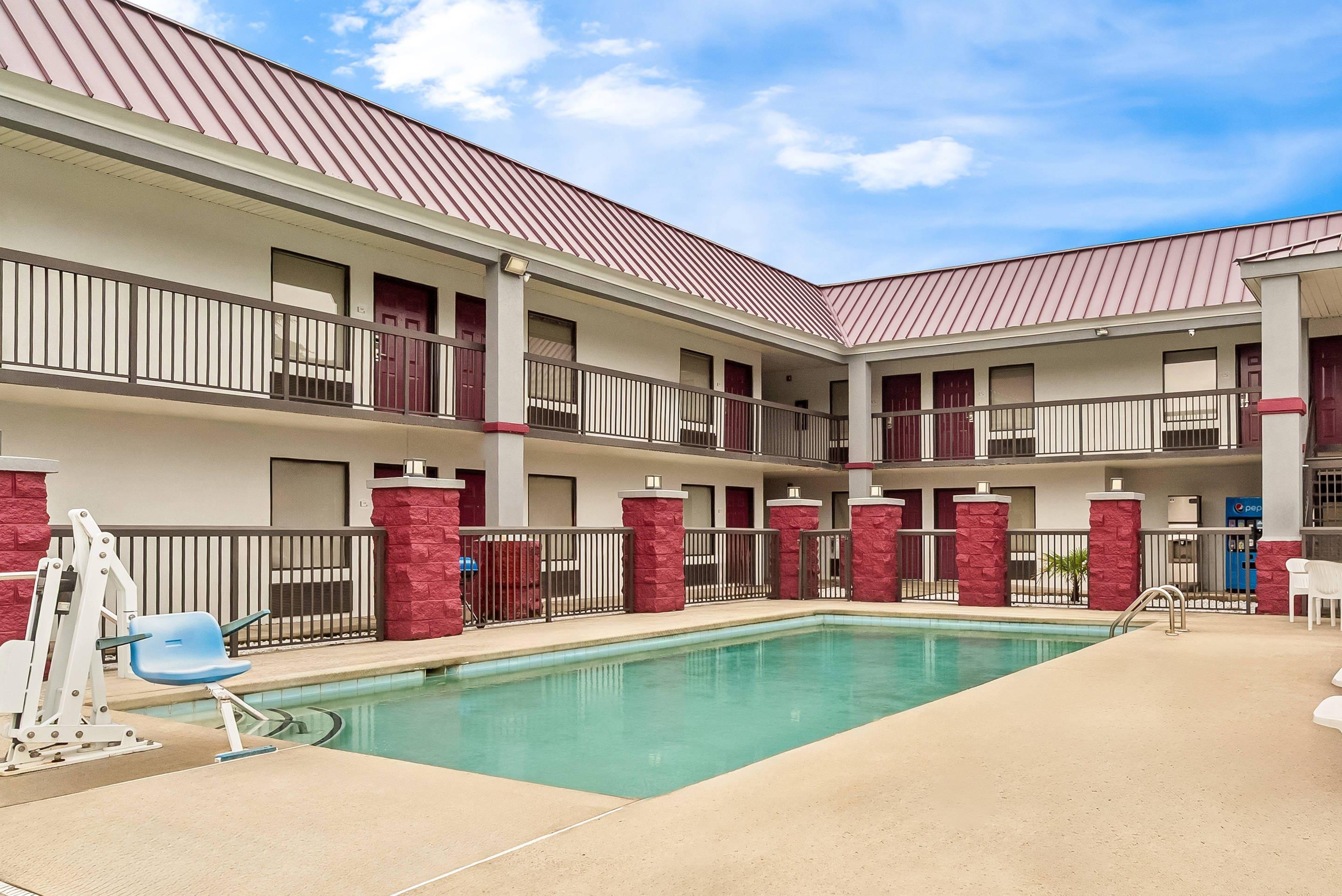 Outdoor pool | Quality Inn Aiken