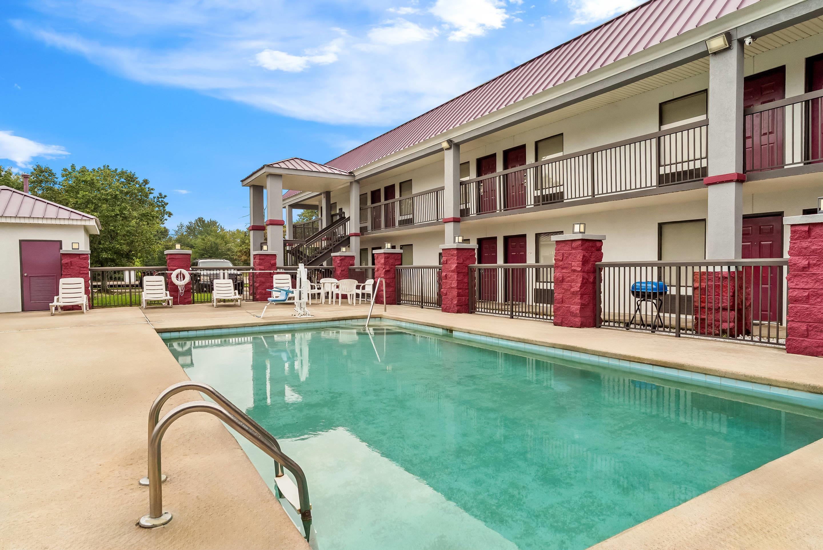 Outdoor pool | Quality Inn Aiken