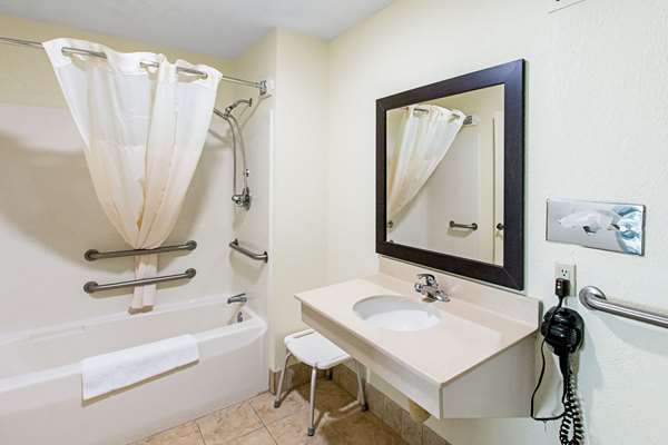 - Quality Inn & Suites Civic Center Florence - I-95, Exit 160