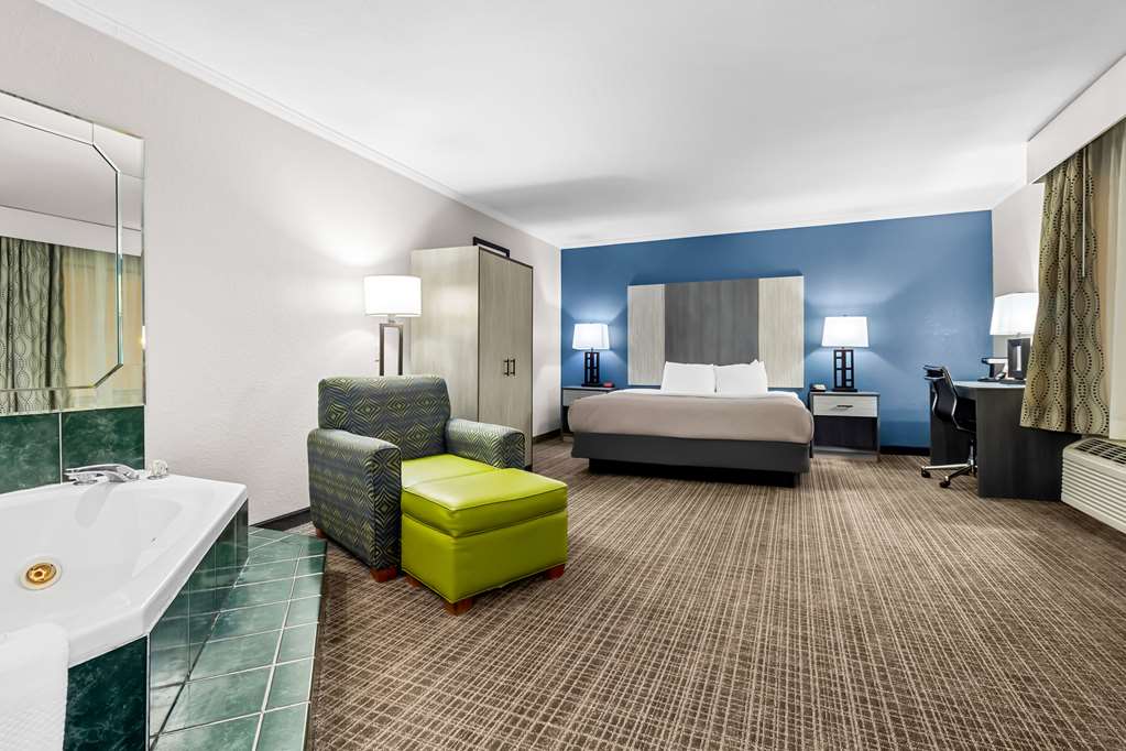 QUALITY INN AND SUITES FLORENCE CIV-guestroom-Guest Room,Suite,On-Site.jpg