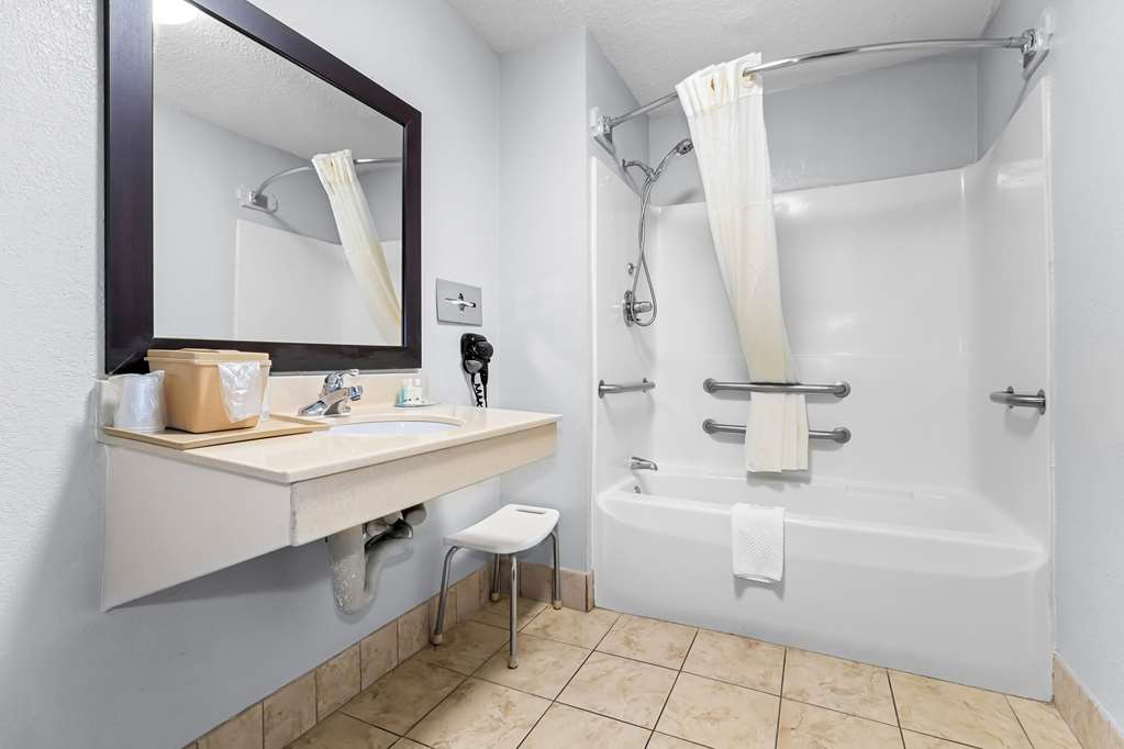 QUALITY INN AND SUITES FLORENCE CIV-guestroom-Guest Room,Bathroom,On-Site.jpg