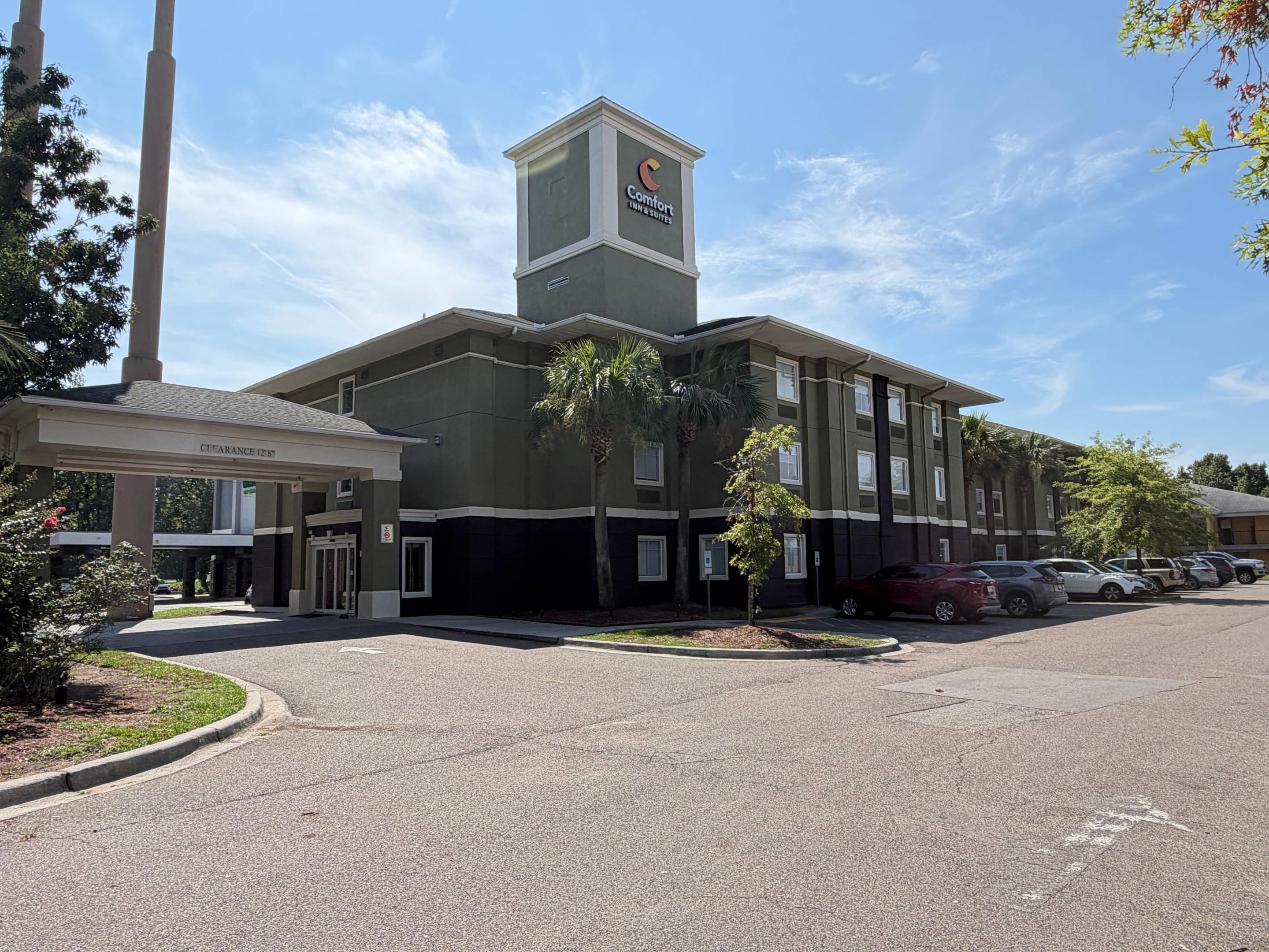 Hotel exterior | Comfort Inn & Suites Airport Convention Center