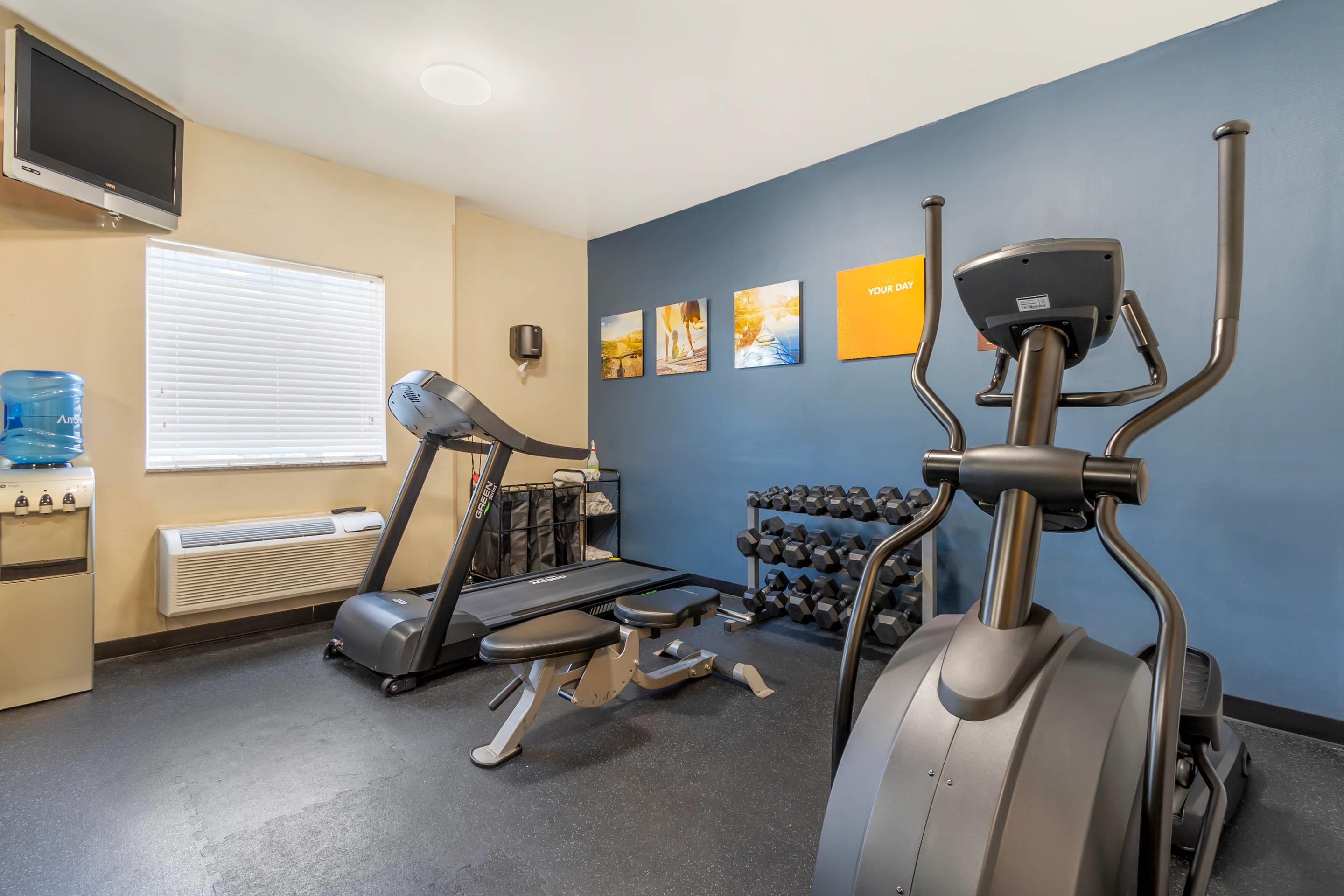 Exercise room | Comfort Inn & Suites Airport Convention Center
