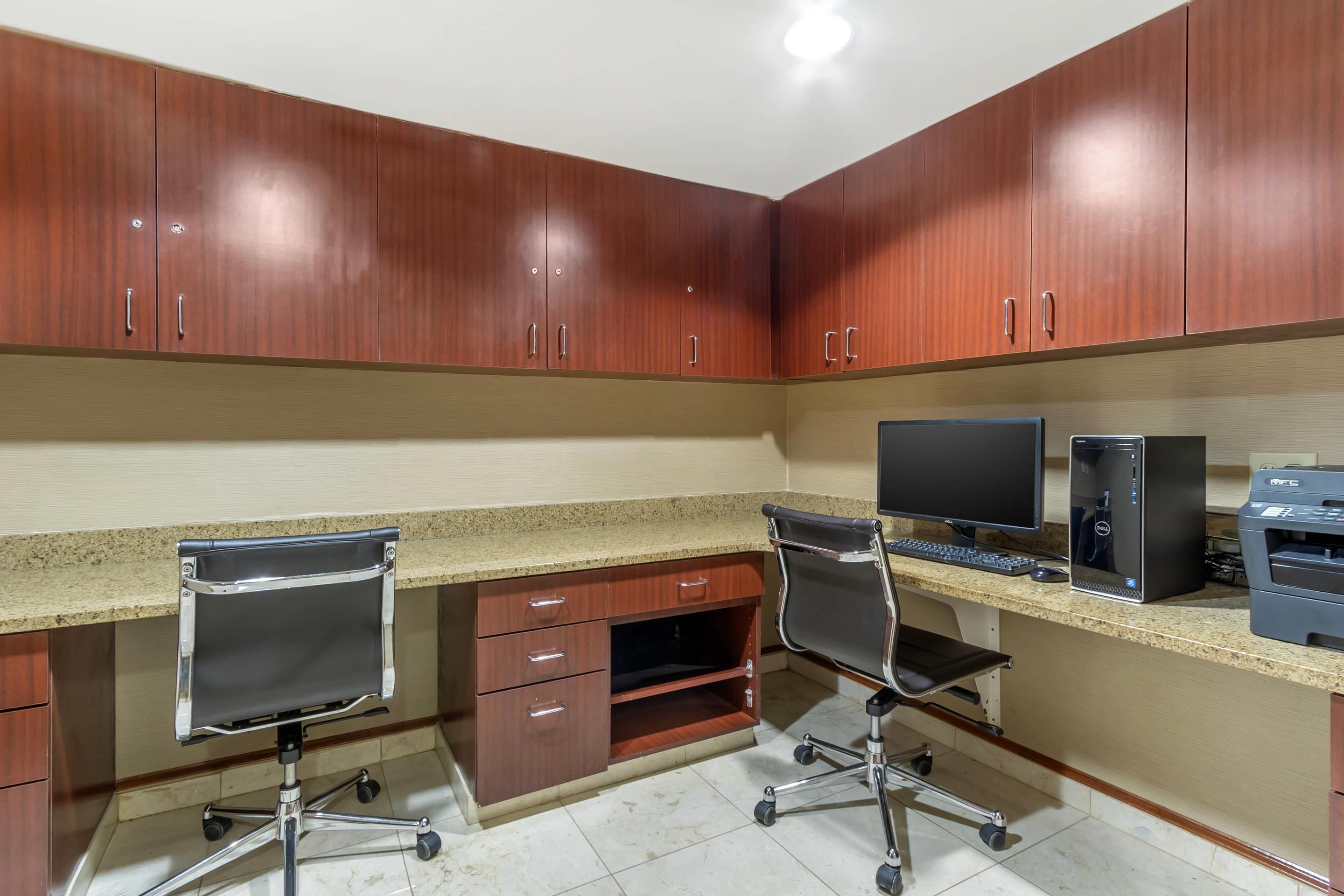 Business center | Comfort Inn & Suites Airport Convention Center