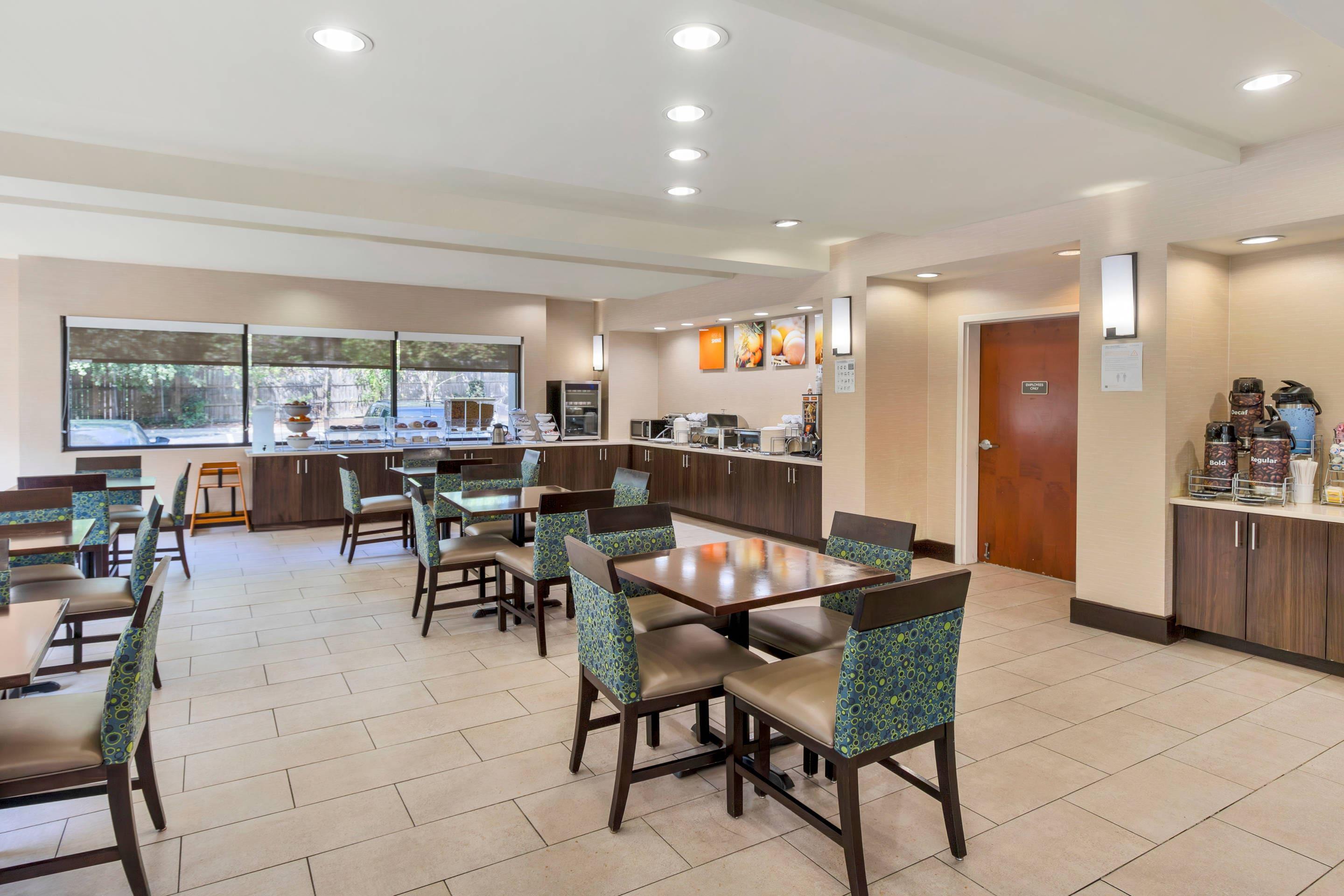 Breakfast area