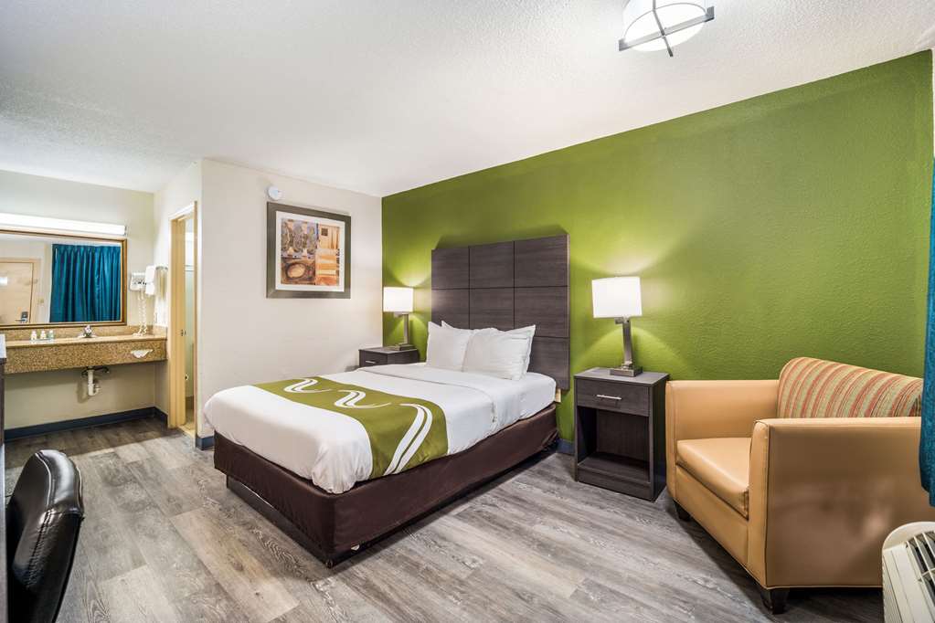 QUALITY INN COLUMBIA AIRPORT-guestroom-Guest Room,On-Site.jpg