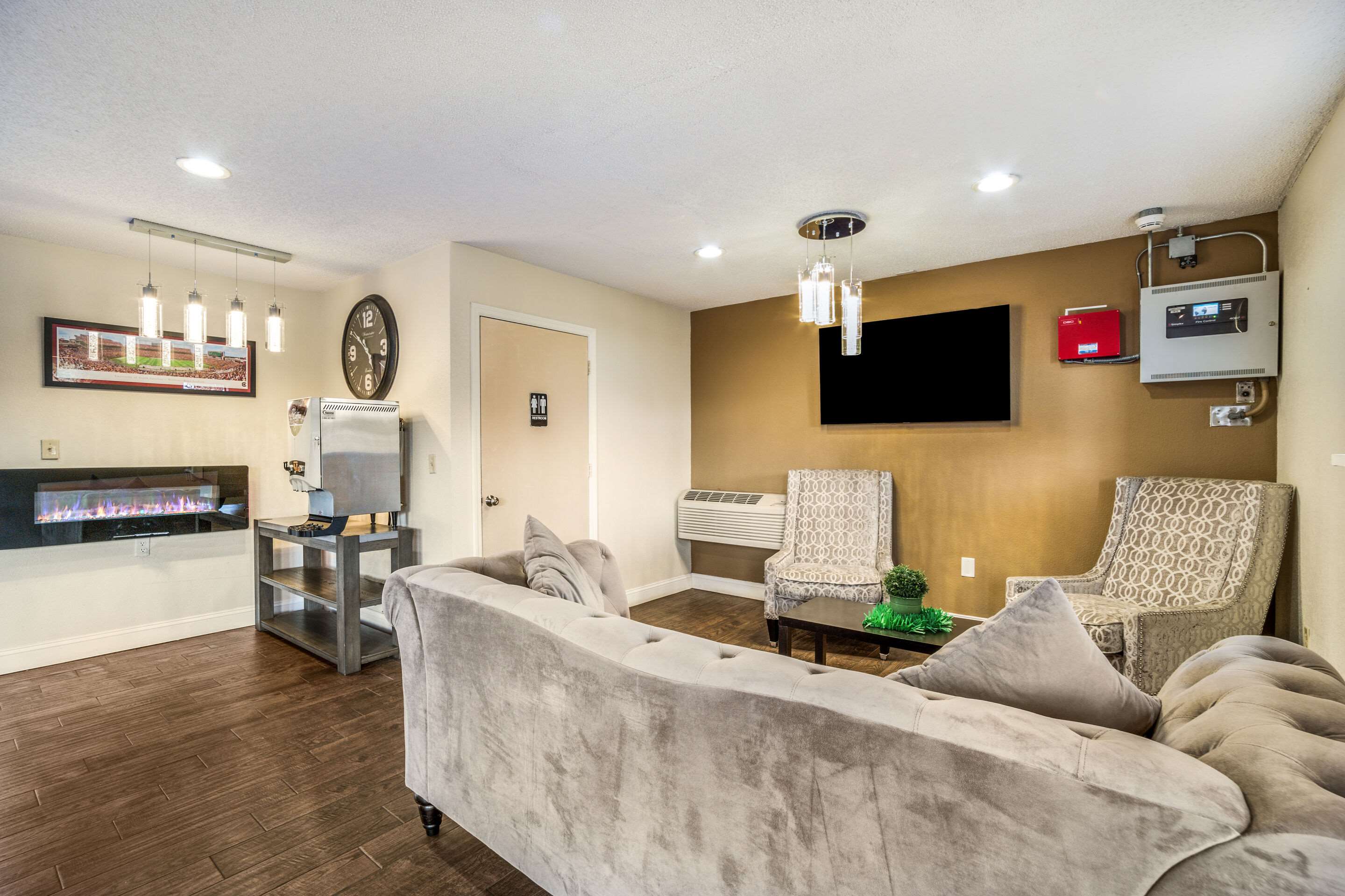 Hotel lobby | Quality Inn West Columbia