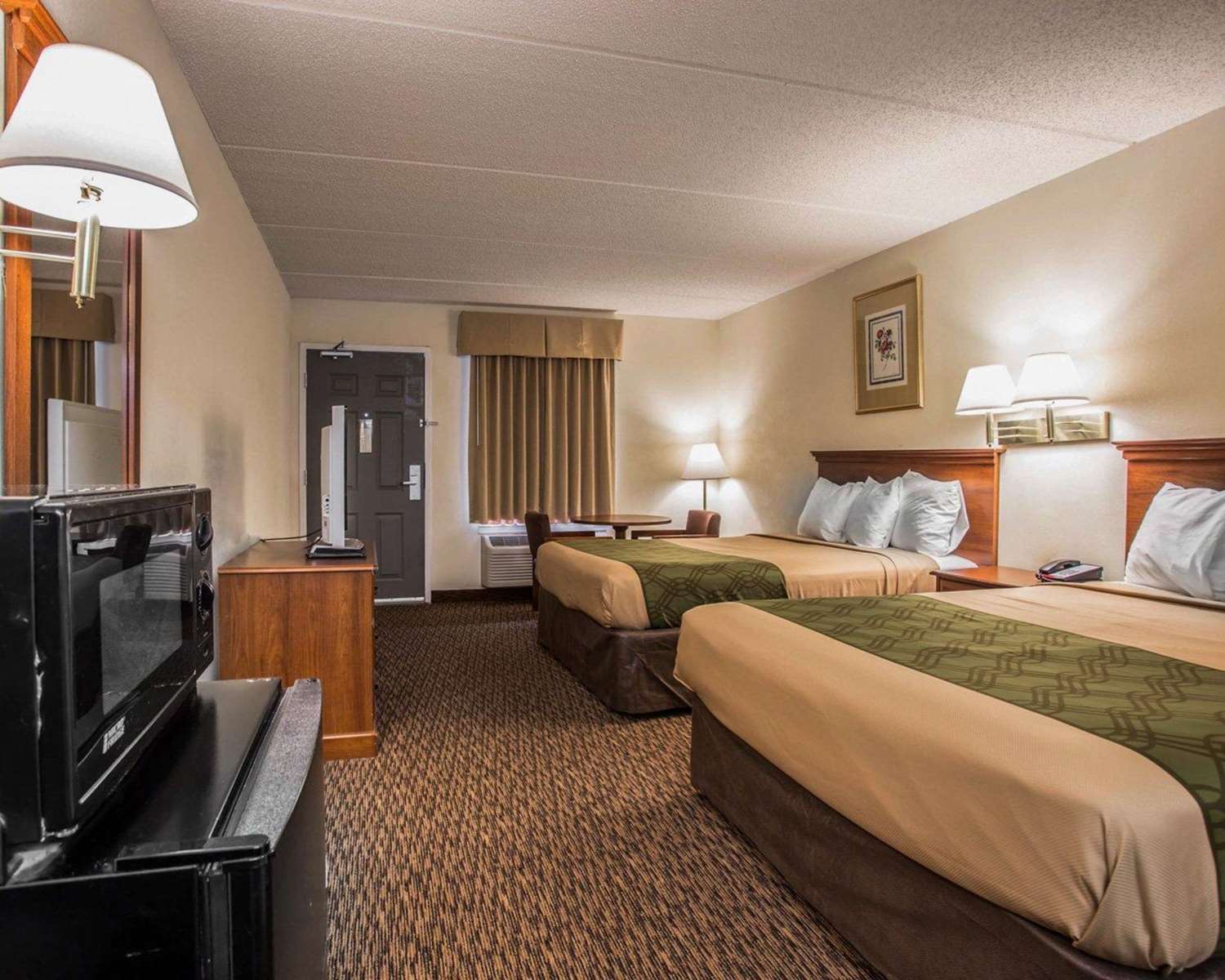 Econo Lodge Inn & Suites Lugoff, SC See Discounts