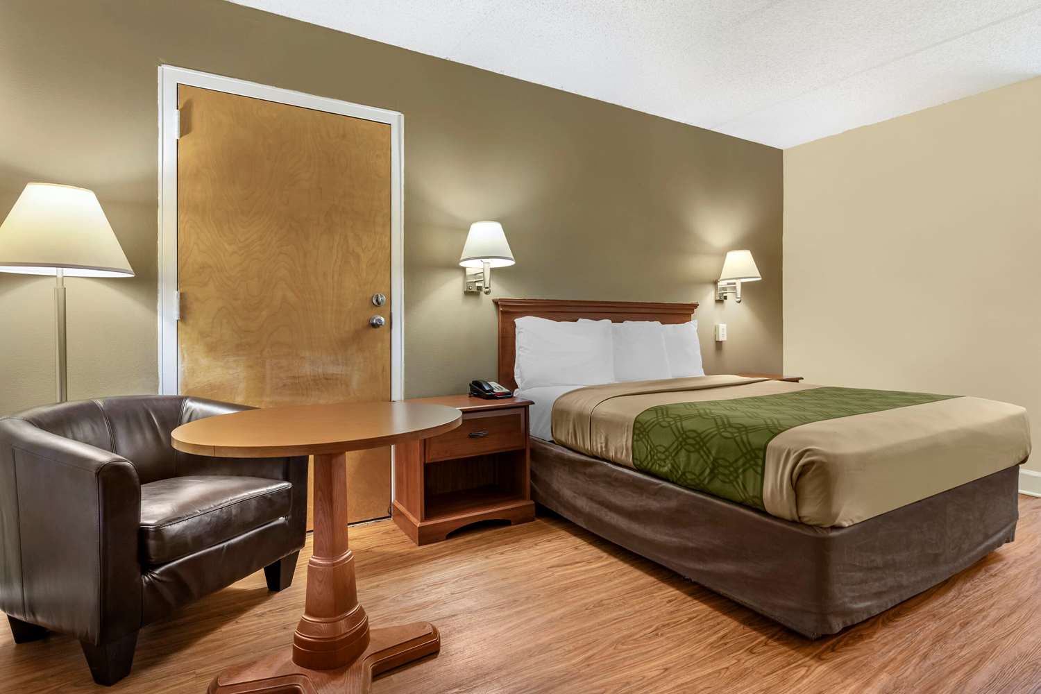 Econo Lodge Inn & Suites Lugoff, SC See Discounts