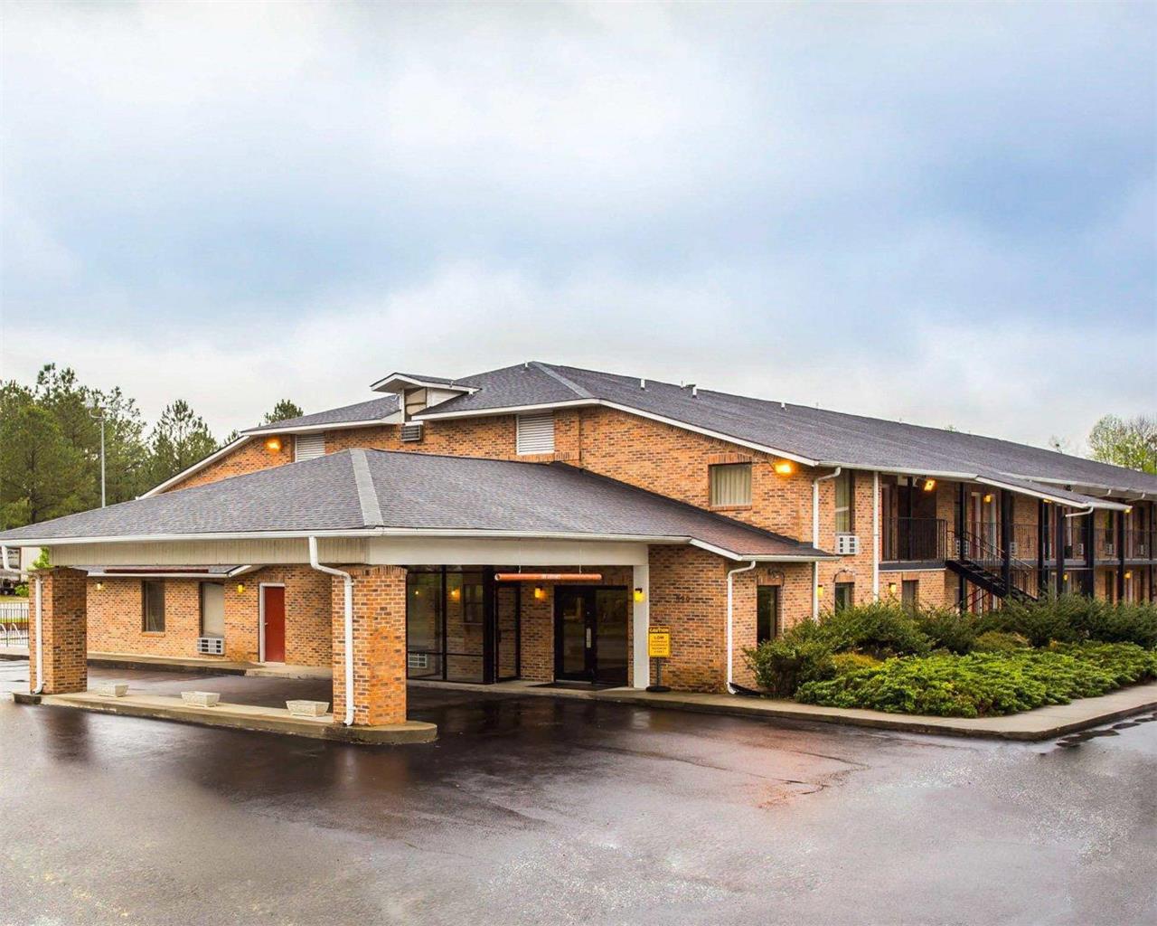 Econo Lodge Inn and Suites Lugoff