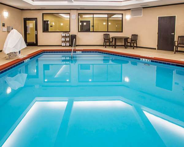 Pool - Comfort Suites Simpsonville - I-385, Exit 26