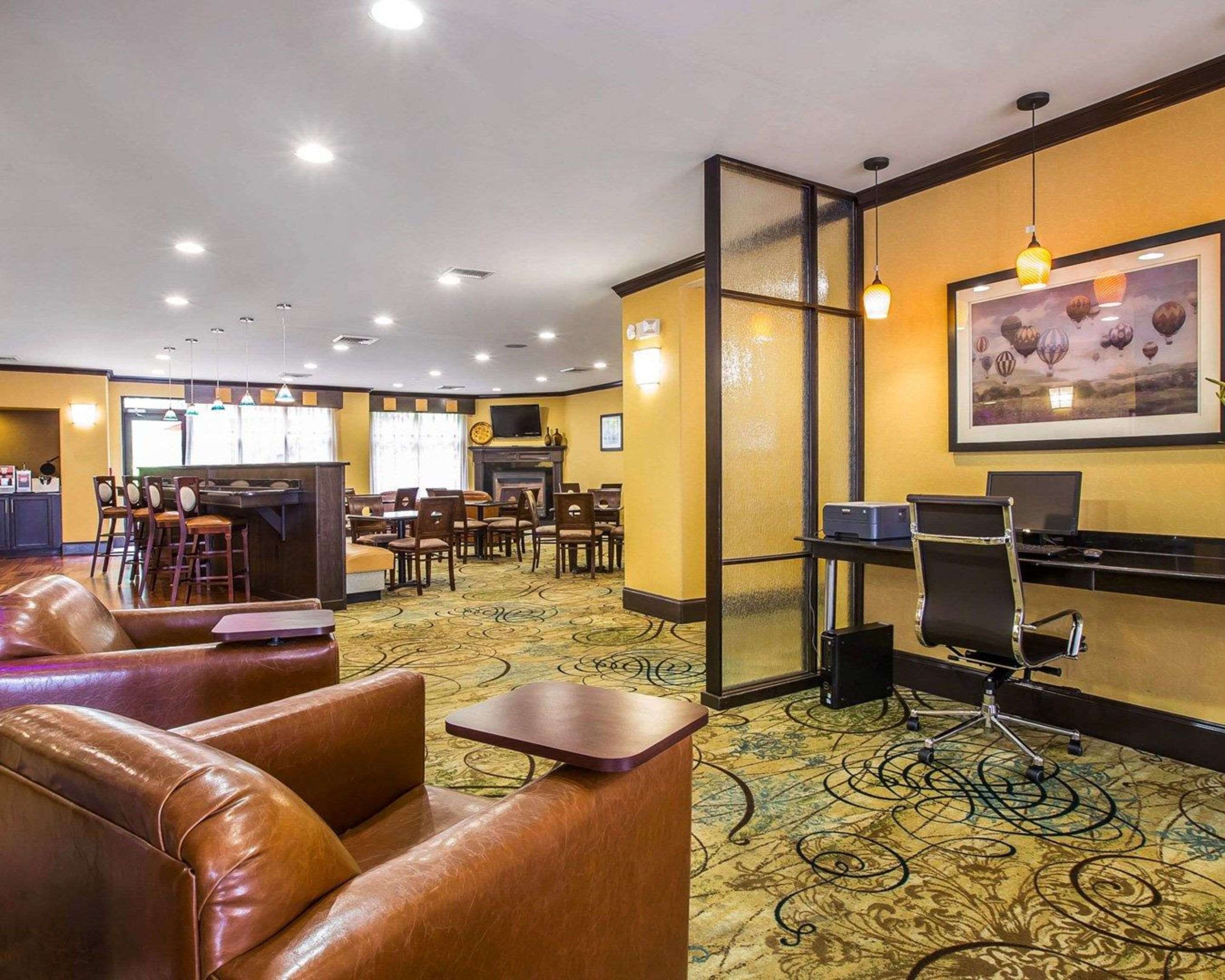Lobby with wireless high-speed Internet access