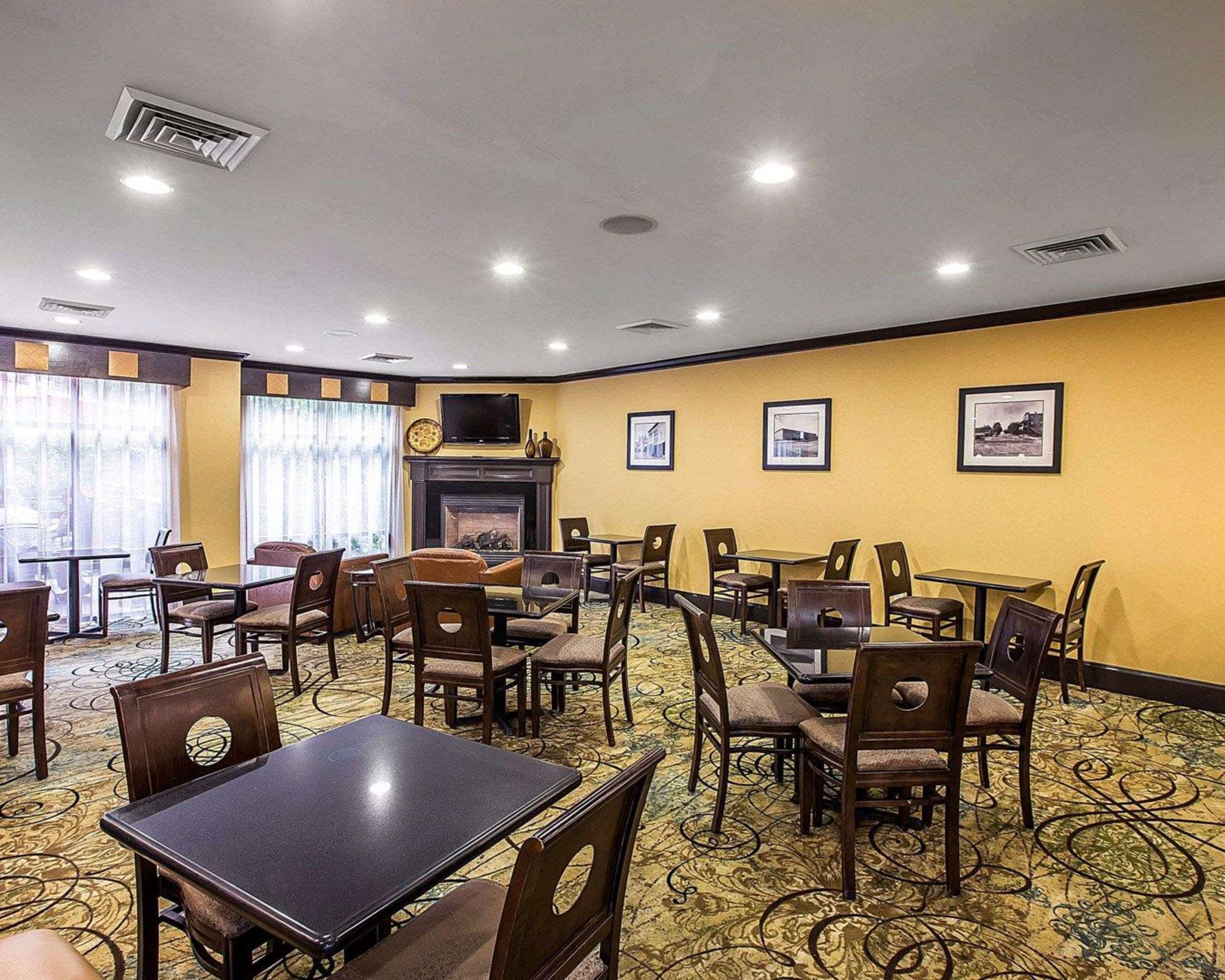Breakfast room