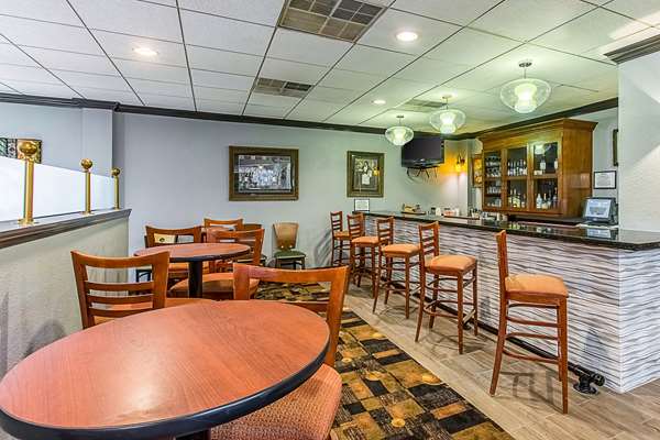 Bar - Clarion Inn Airport West Columbia - I-26, Exit 111B