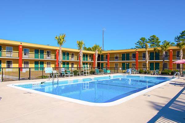 Pool - Clarion Inn Airport West Columbia - I-26, Exit 111B