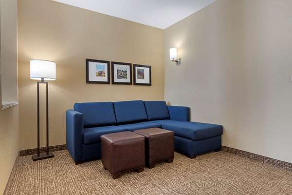  - Comfort Suites Piedmont - I-85, Exit 40