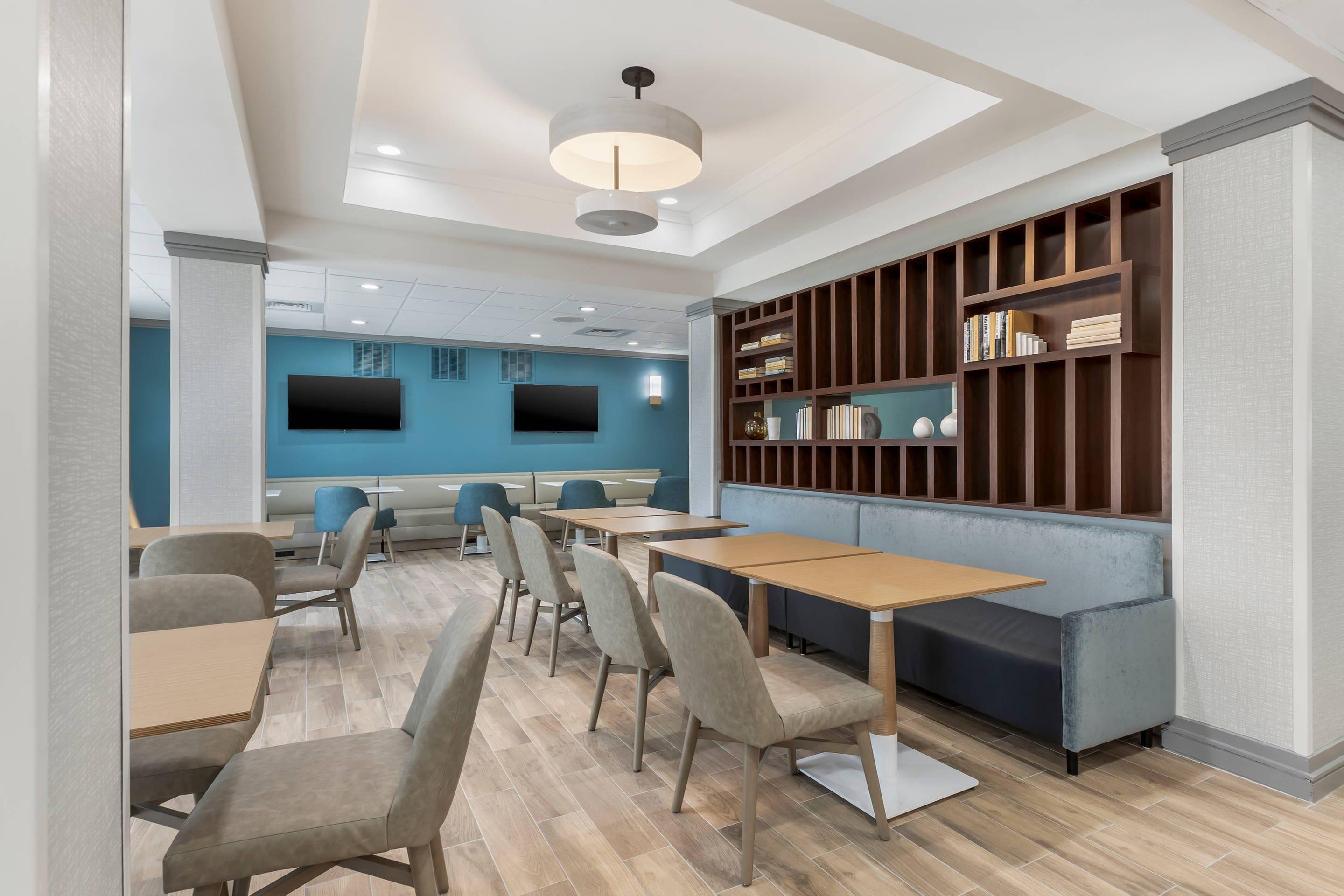 Breakfast area | Comfort Inn & Suites