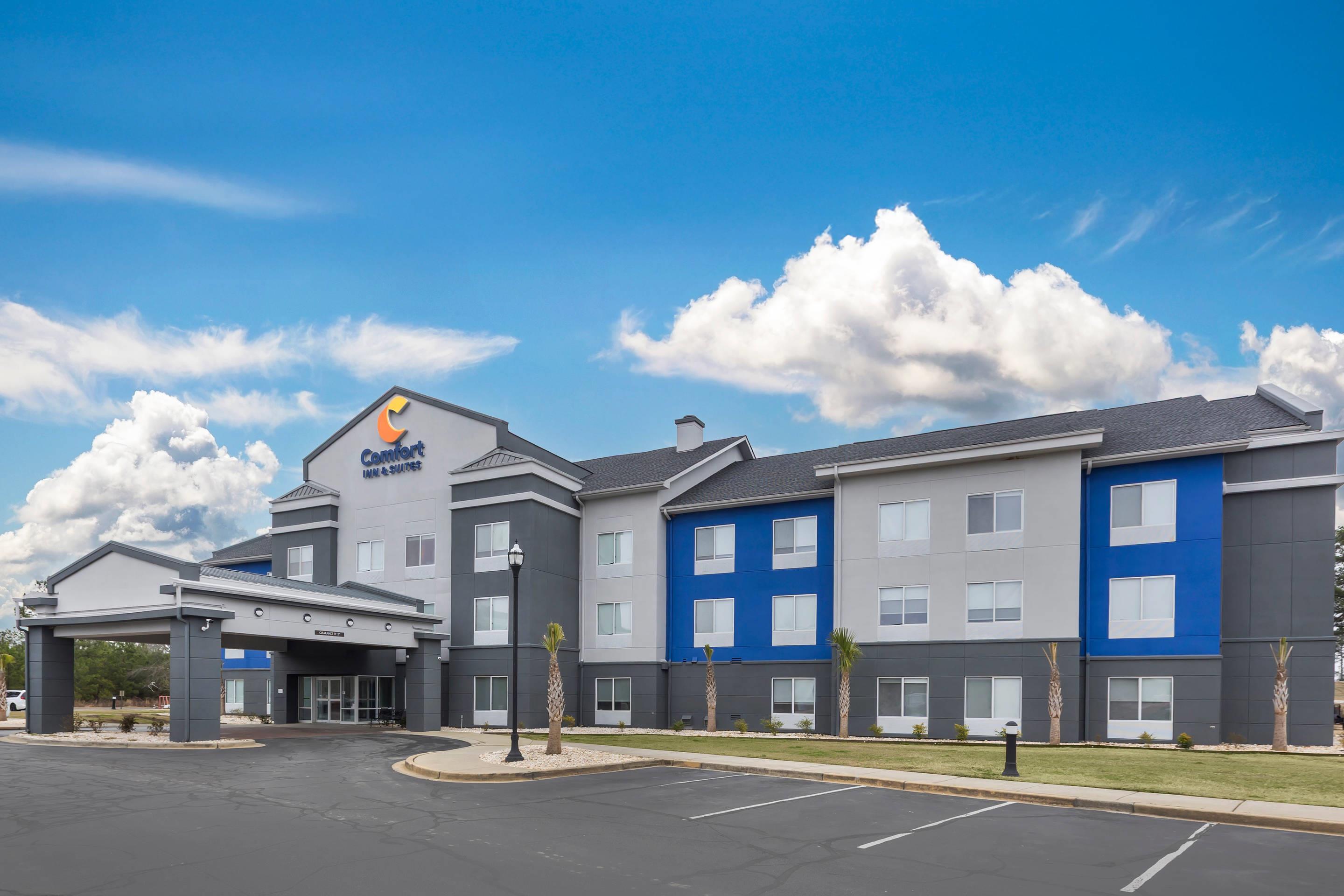 Hotel exterior | Comfort Inn & Suites