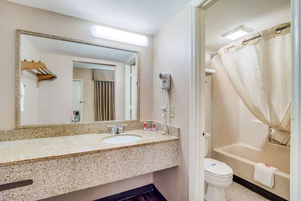  - Econo Lodge Walterboro - I-95, Exit 53