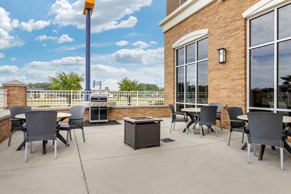  - Comfort Suites Florence - I-95, Exit 164