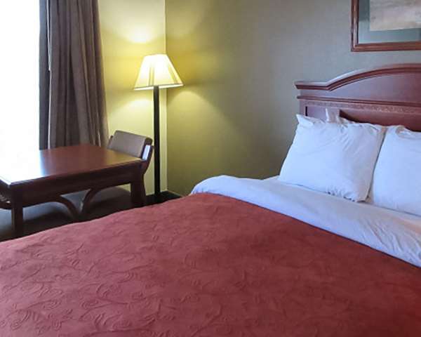  - Rodeway Inn Walterboro - I-95, Exit 53
