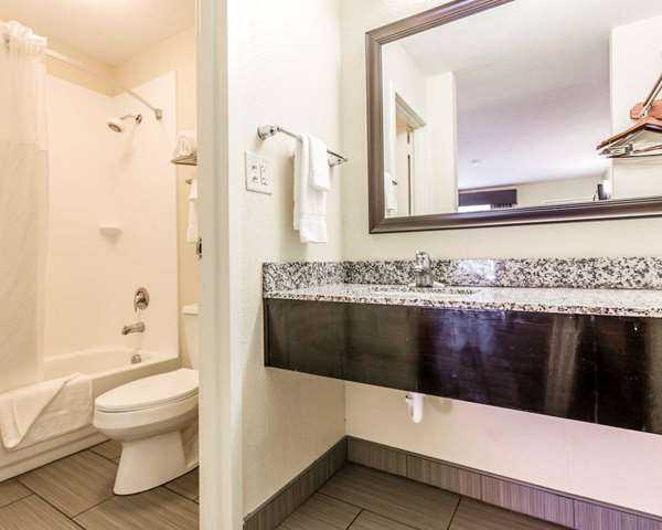  - Quality Inn Mt Pleasant