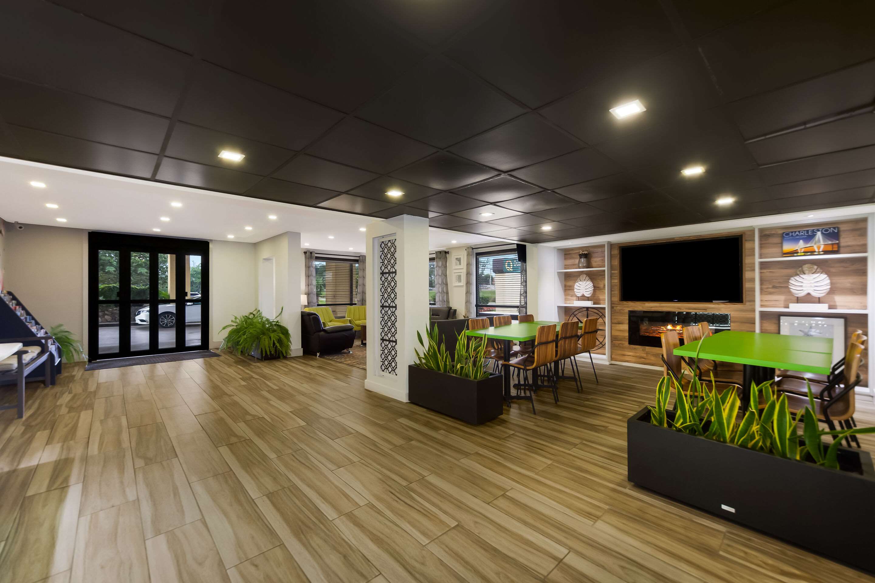 Hotel lobby | Quality Inn Coliseum