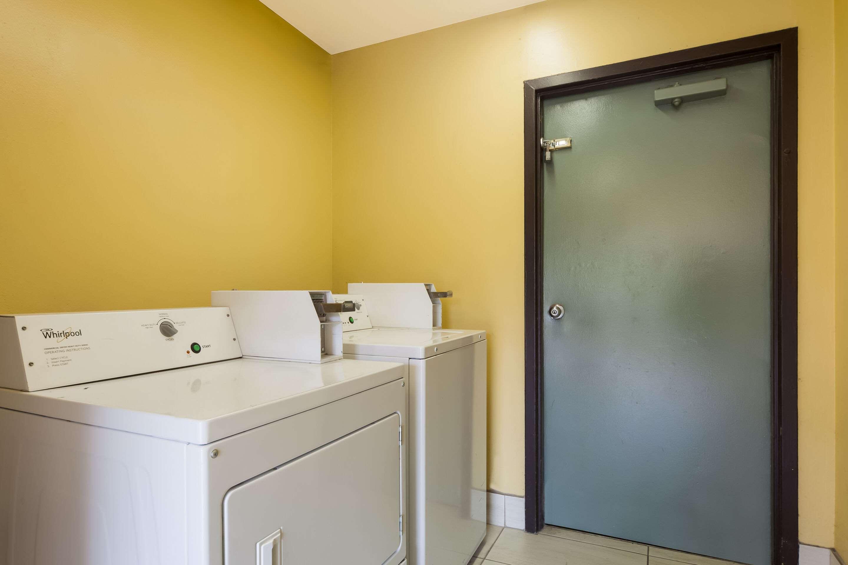 Guest laundry facilities | Quality Inn Coliseum