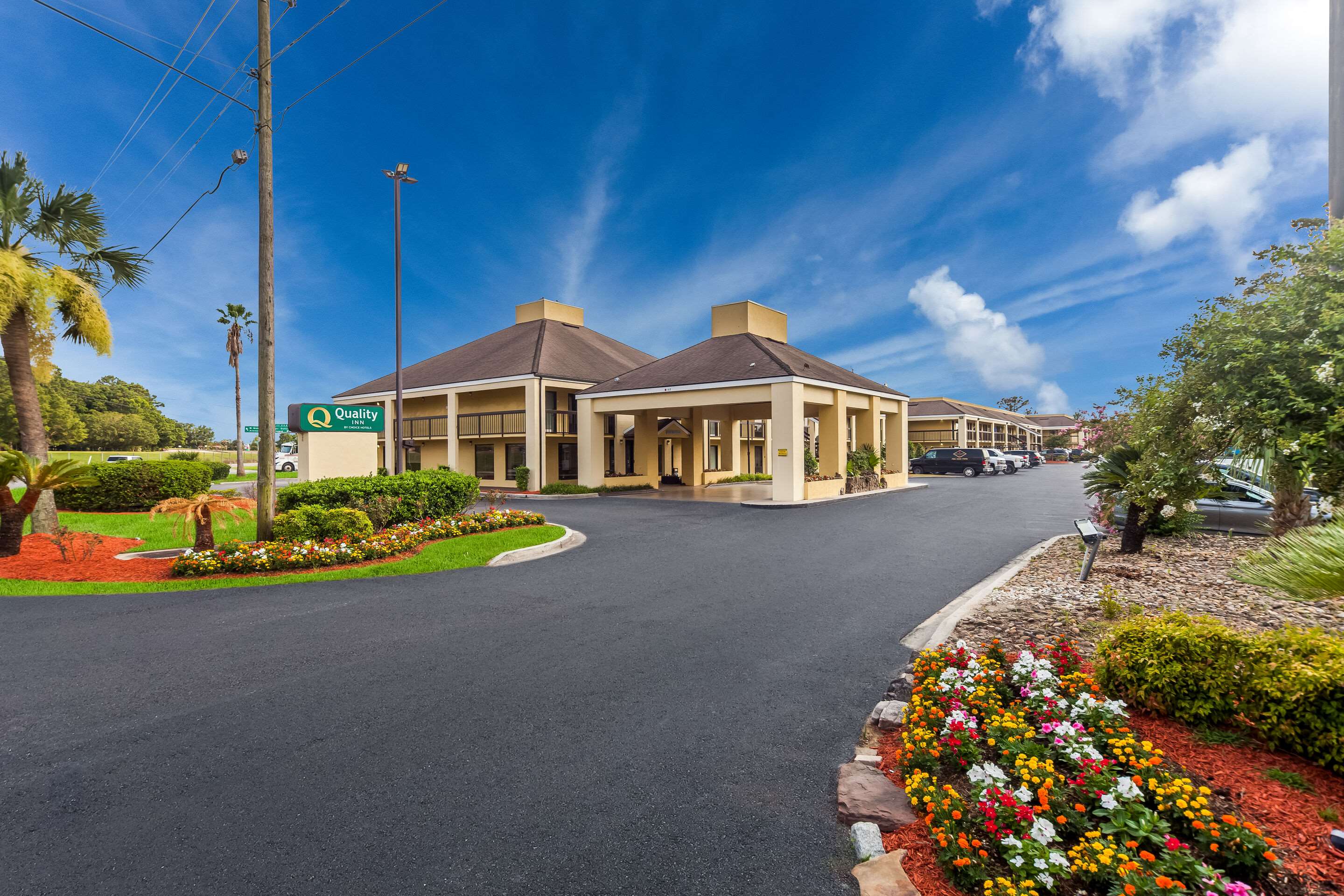 Hotel exterior | Quality Inn Coliseum