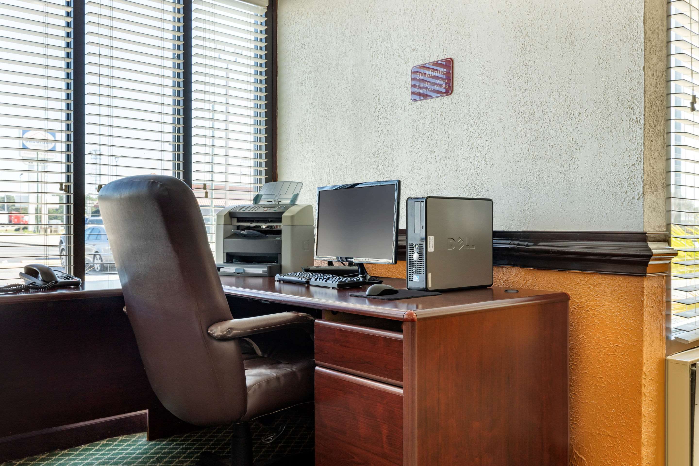 Business center | Econo Lodge Florence