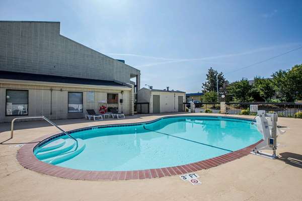 Pool - Quality Inn Gaffney - I-85, Exit 92