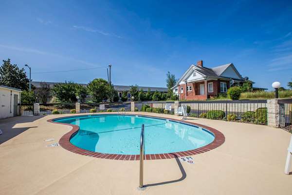 Pool - Quality Inn Gaffney - I-85, Exit 92