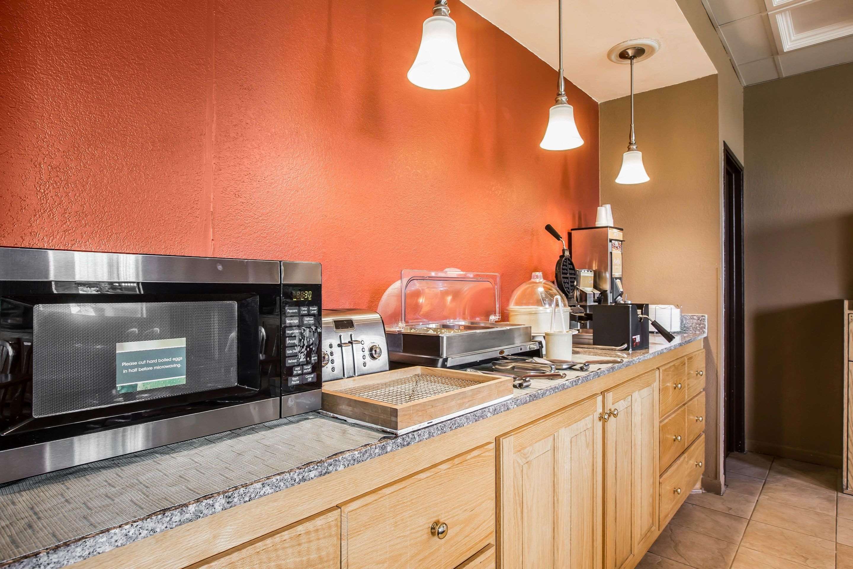 Breakfast counter