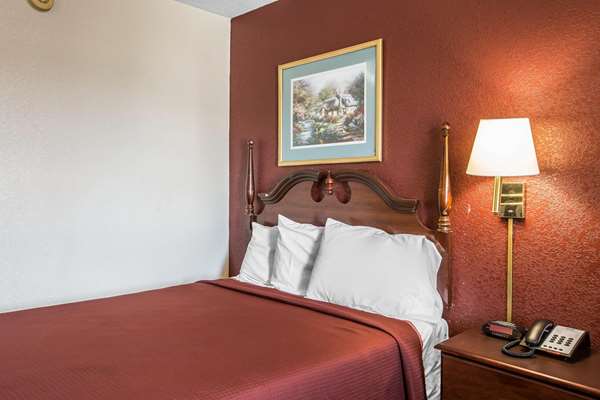  - Rodeway Inn Expo Center Spartanburg - I-26, Exit 17