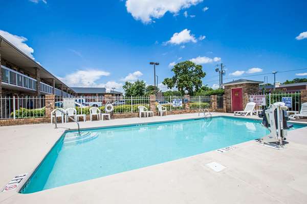 Pool - Rodeway Inn Expo Center Spartanburg - I-26, Exit 17