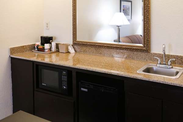  - Econo Lodge Inn & Suites Greenville - I-85, Exit 54
