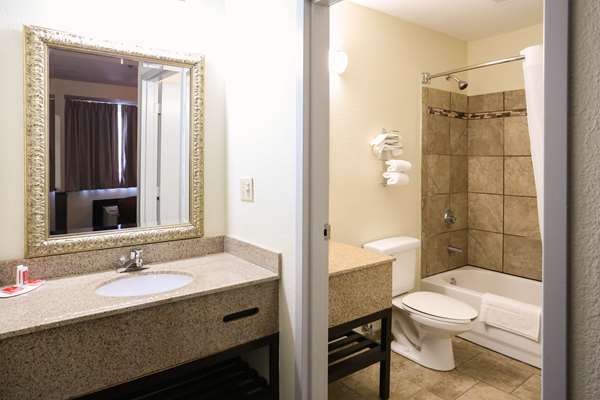  - Econo Lodge Inn & Suites Greenville - I-85, Exit 54