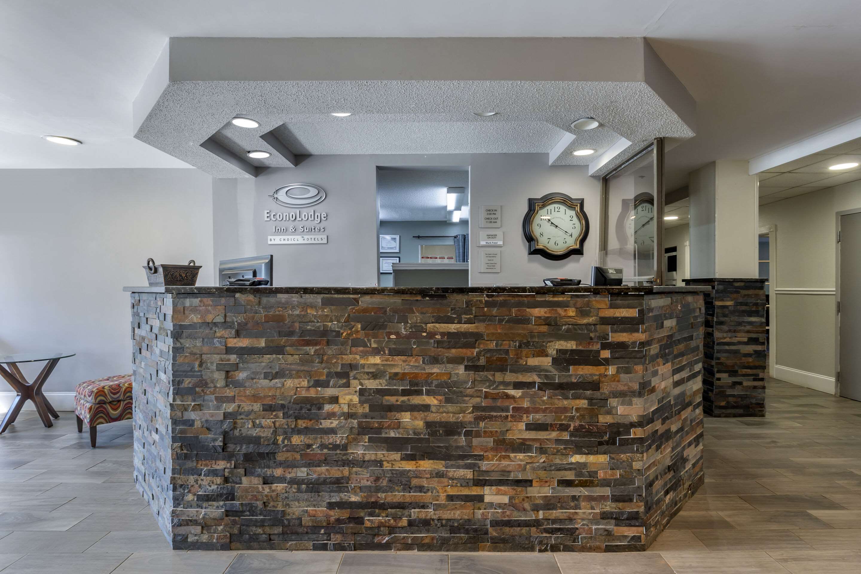 Front desk | Econo Lodge Inn and Suites Greenville