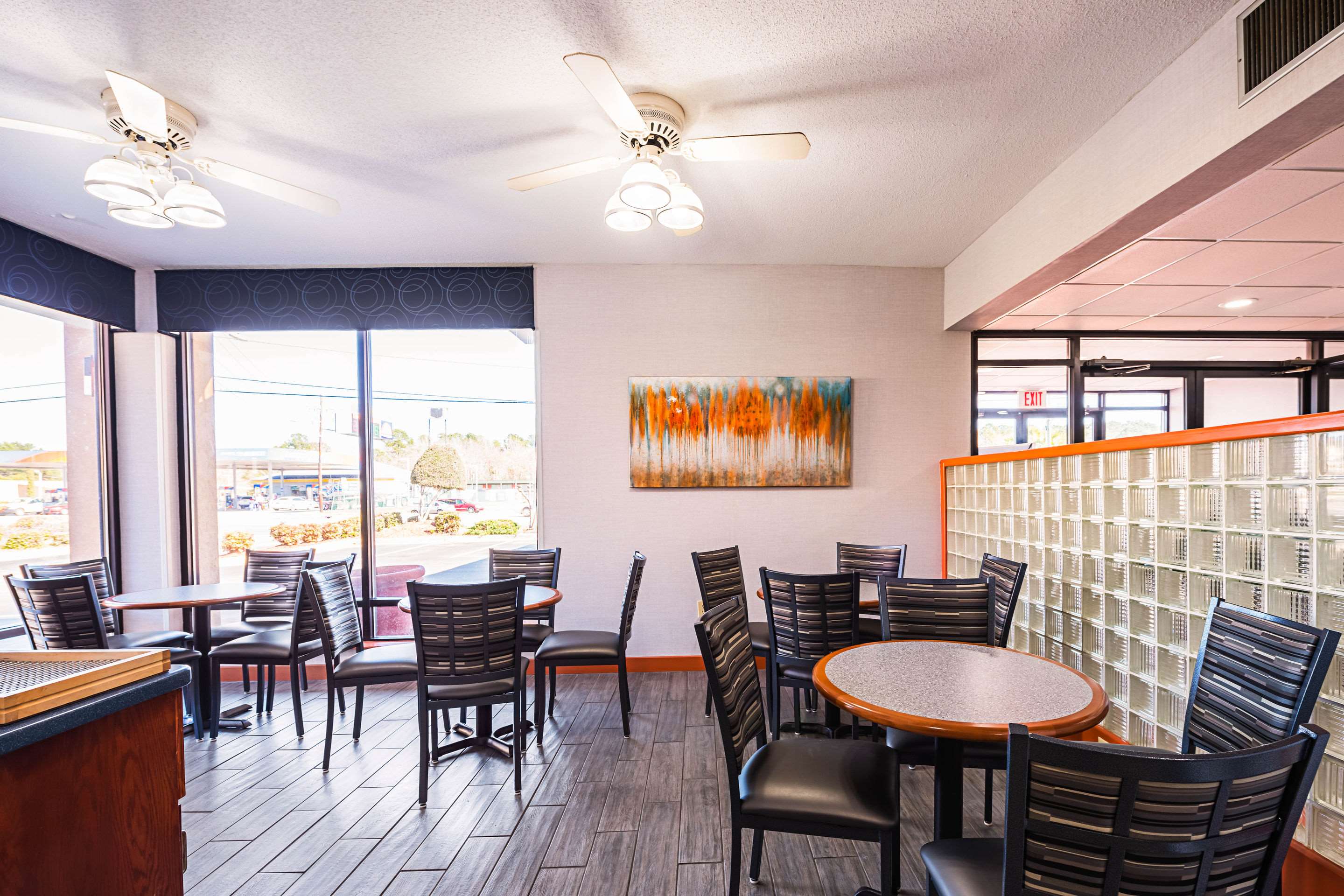 Breakfast area