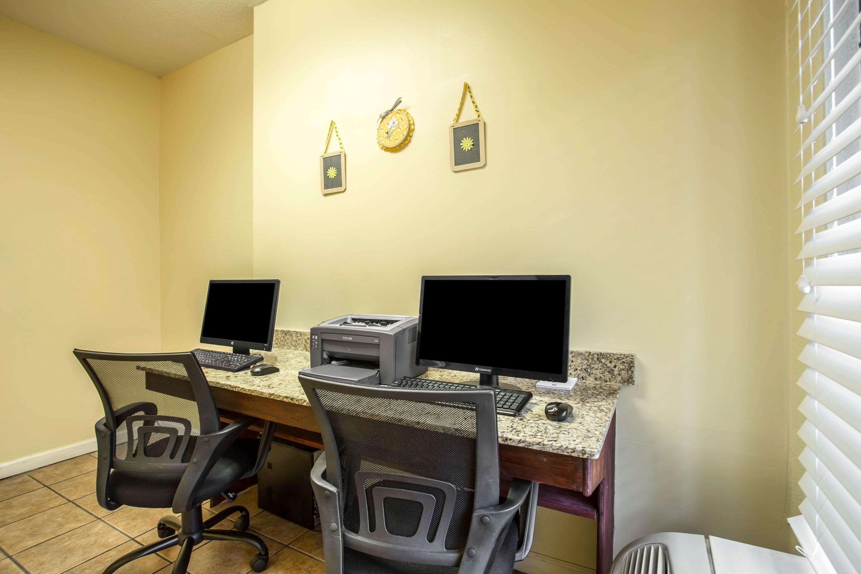 Business center | Clarion Inn & Suites Aiken