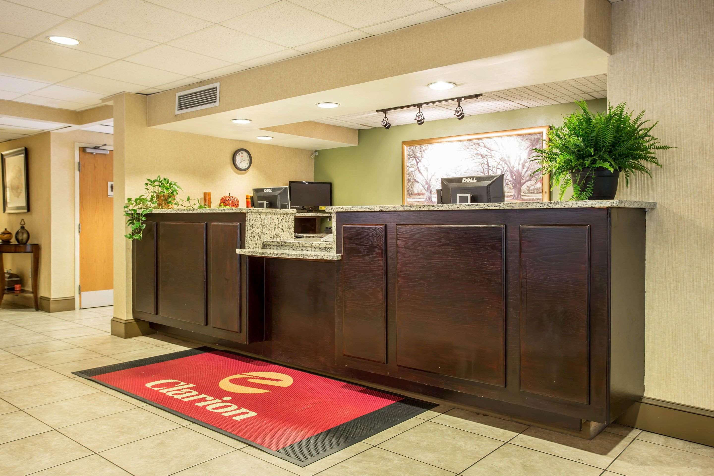Front desk | Clarion Inn & Suites Aiken