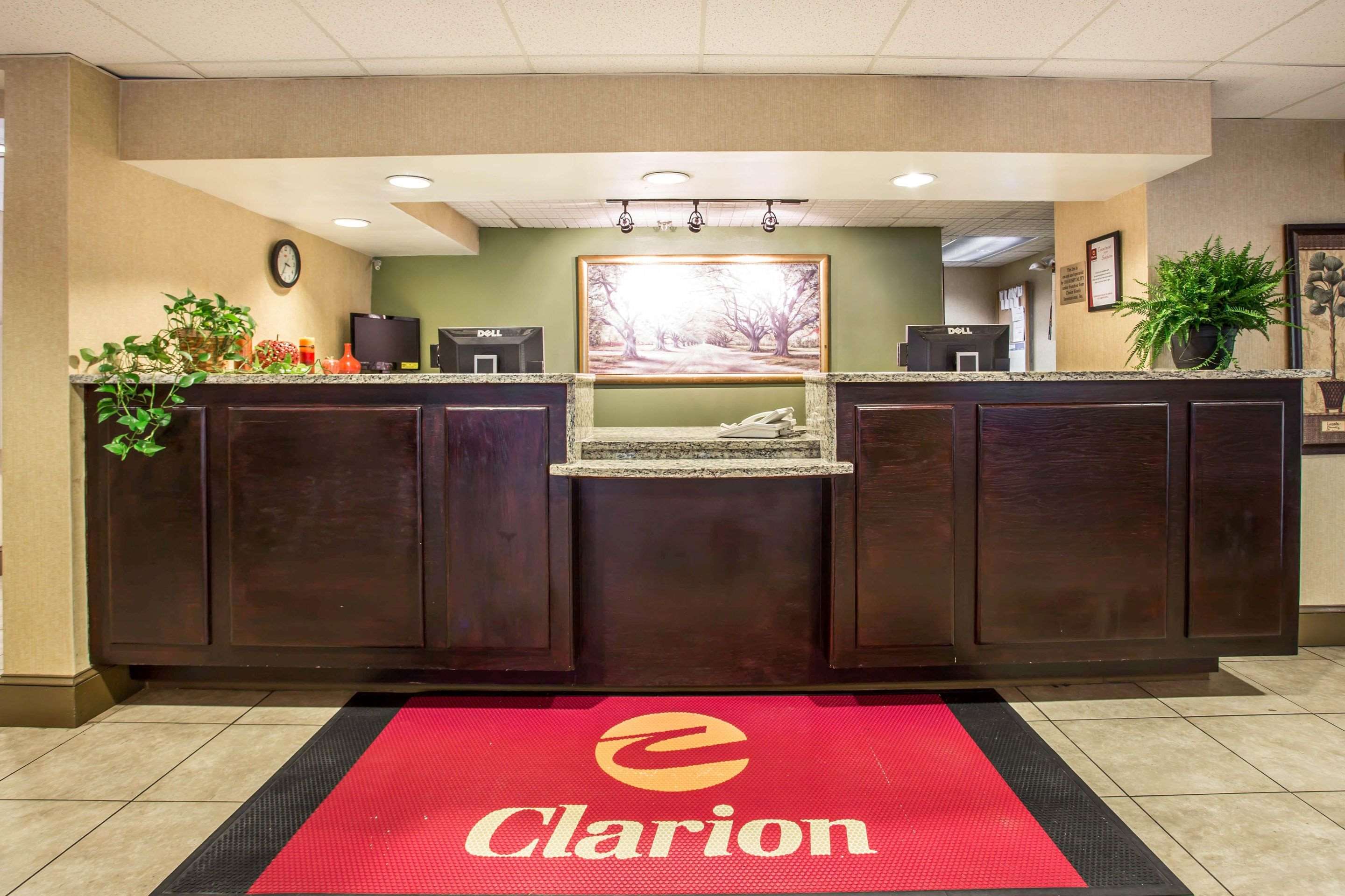 Front desk | Clarion Inn & Suites Aiken