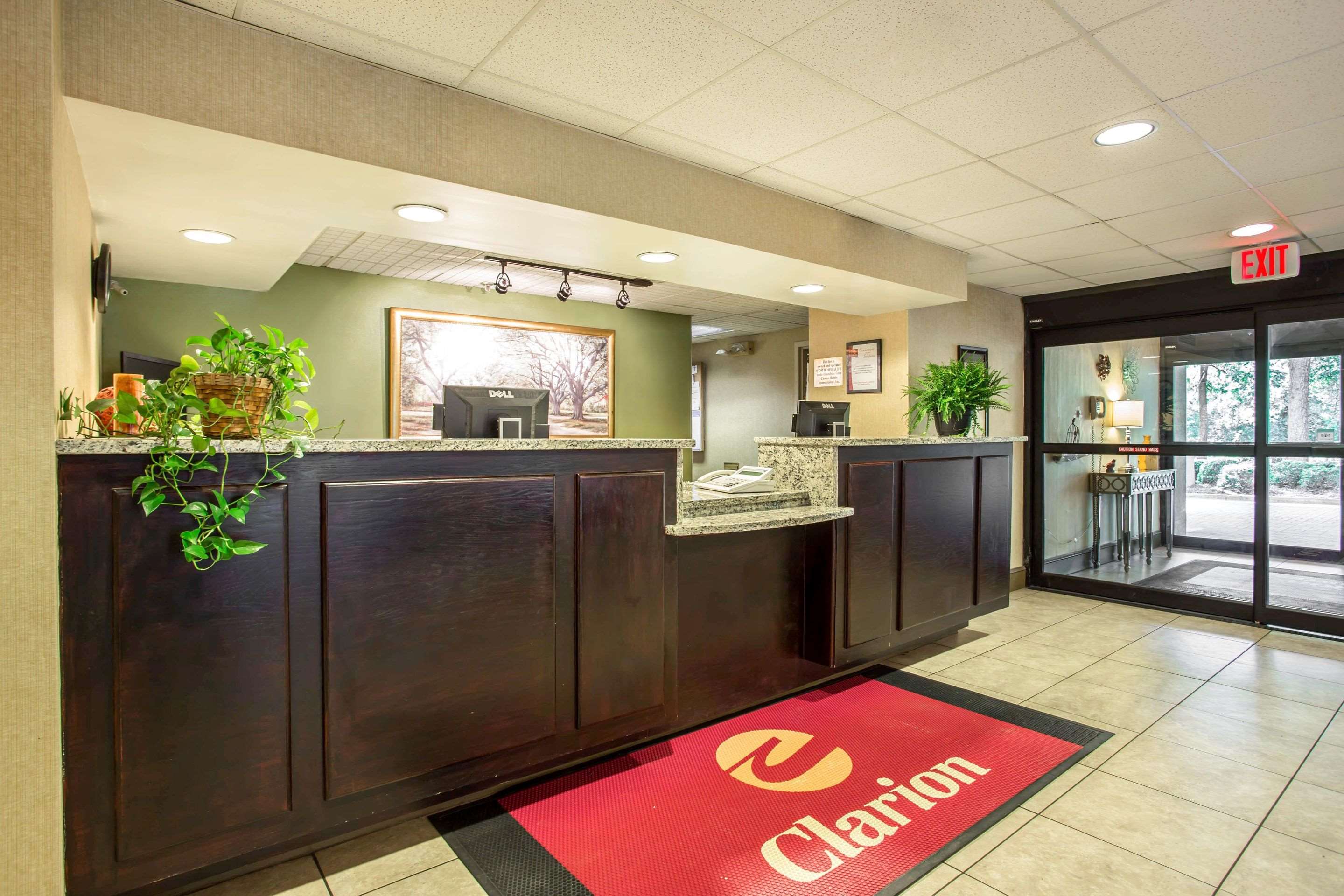 Front desk | Clarion Inn & Suites Aiken