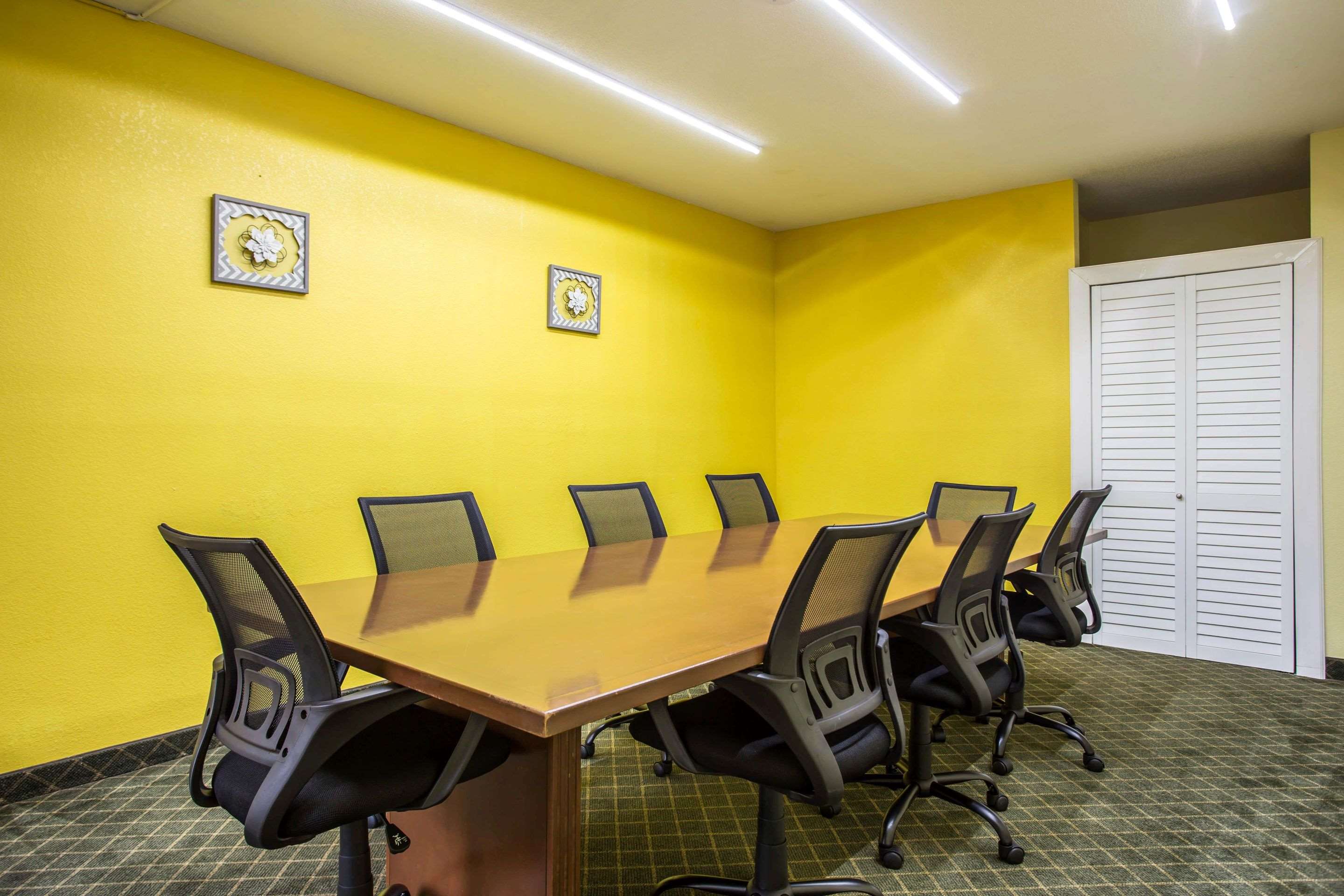 Meeting room | Clarion Inn & Suites Aiken