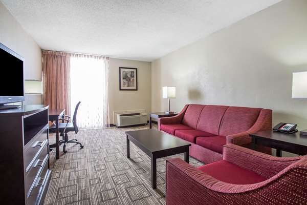  - Clarion Hotel Fort Mill - I-77, Exit 90