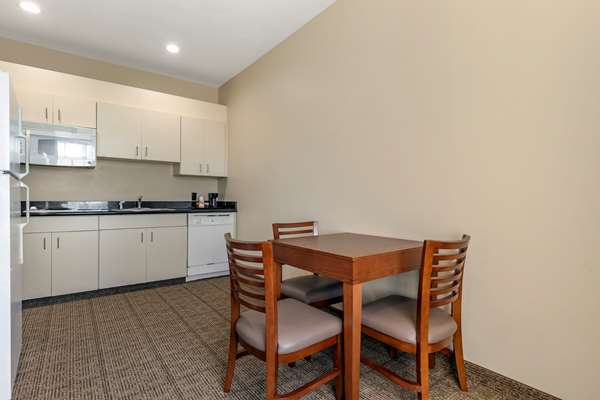  - Comfort Inn & Suites Orangeburg - I-26, Exit 145