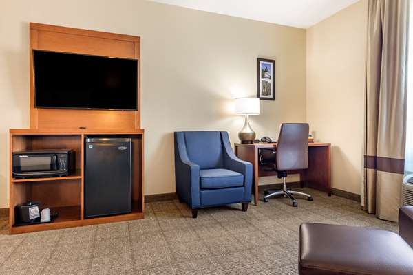  - Comfort Inn & Suites Orangeburg - I-26, Exit 145